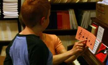 Projetos personalizados auxiliando no aprendizado musical Projetos personalizados auxiliando no aprendizado musical